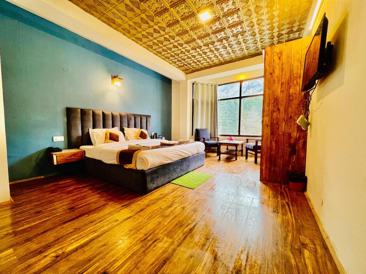 Hotel Link Way-A Riverside Hotel Manali  Exterior photo
